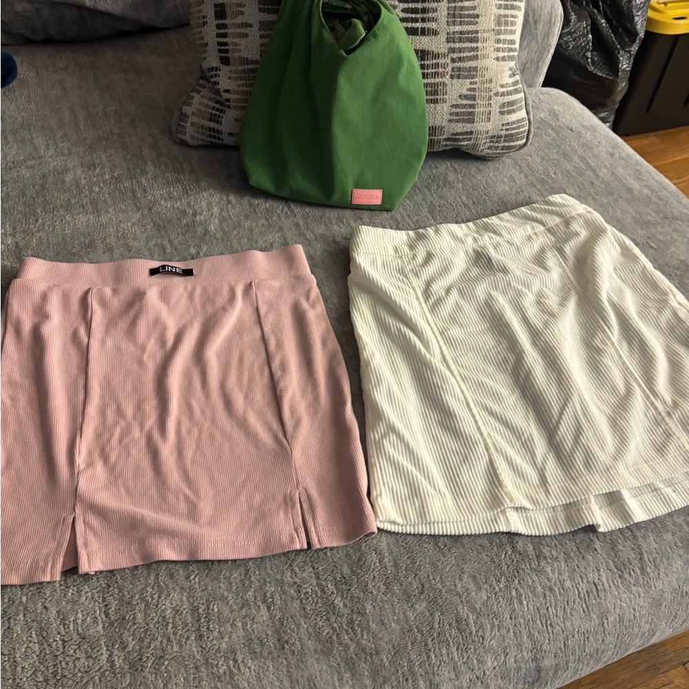 *SOLD* Women’s or girls sz small skirts an purse bundle